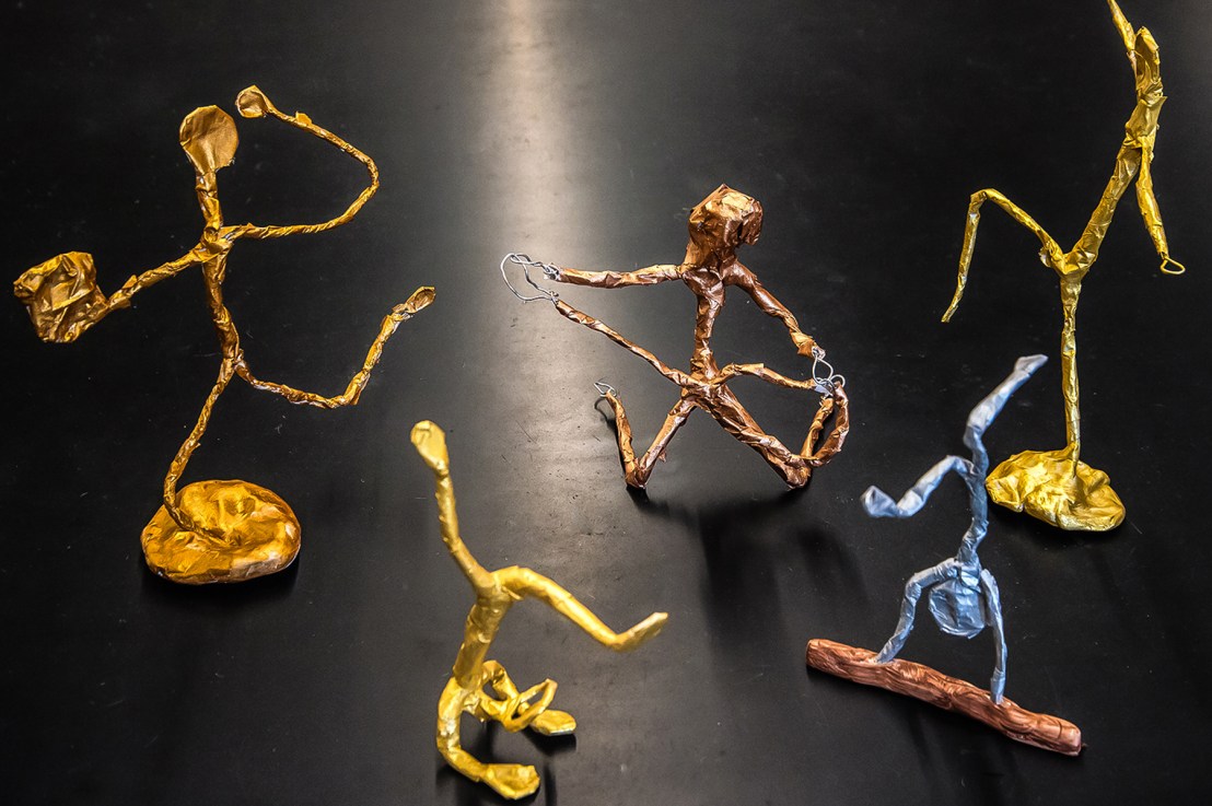 6th Grade – Emphasis and Distortion in Wire Figure Sculpture, inspired by Alberto Giacometti and Ernie&nbsp;Barnes