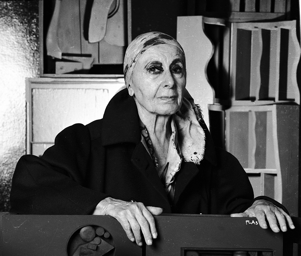black and white portrait of the artist Louise Nevelson